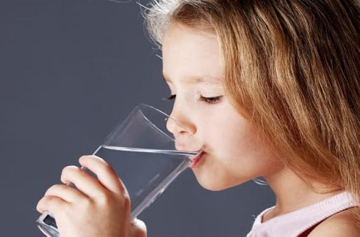 Per un bambino su 10 si può vivere anche senza acqua