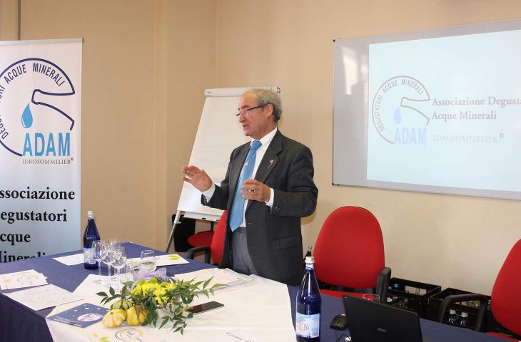 Scoprire le acque minerali con l’Idrosommelier Mario Celotti - In a Bottle
