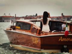 Amore, a Venezia la storica water limousine diventa sostenibile