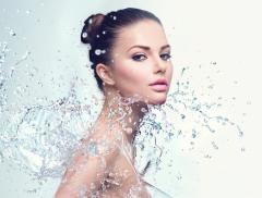 Acqua segreto di bellezza per molte celebrities – In a Bottle