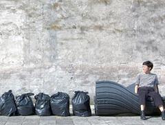 I rifiuti di plastica trasformati in panchine pubbliche 