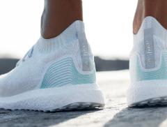Scarpe di plastica riciclata: la novità per chi corre 