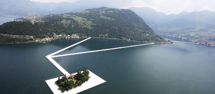 Lago d’Iseo: si inaugura l’opera d’arte galleggiante di Christo Yavchev