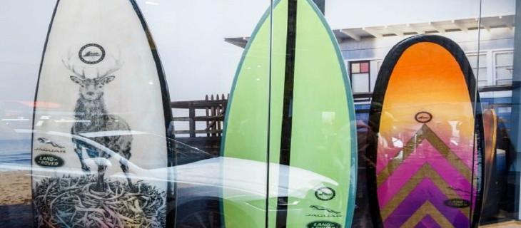 Arriva la tavola da surf in plastica riciclata 