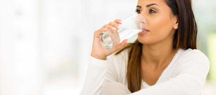Come bere più acqua in inverno? I consigli per stimolare la sete