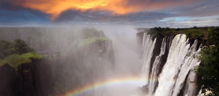 Cambiamenti climatici, le Cascate Vittoria sono in secca - In a Bottle