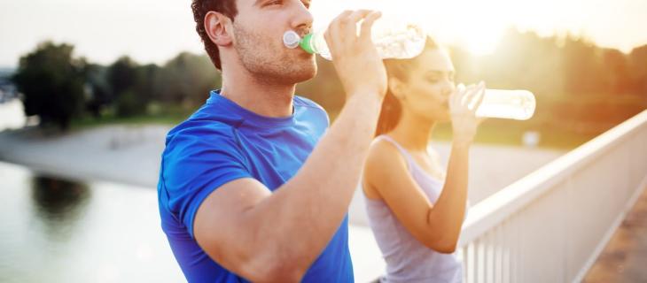 Bere Poca Acqua e Invecchiamento precoce del Cervello – In a Bottle