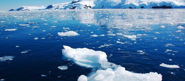 L'iceberg più grande al mondo si stacca dall'Antartide