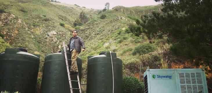 Skywater, il dispositivo che estrae acqua dall’aria – In a Bottle