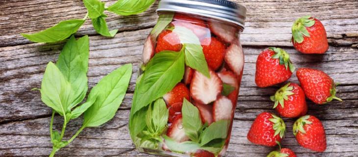 7 ricette di acque aromatizzate per mantenersi idratati alt_tag