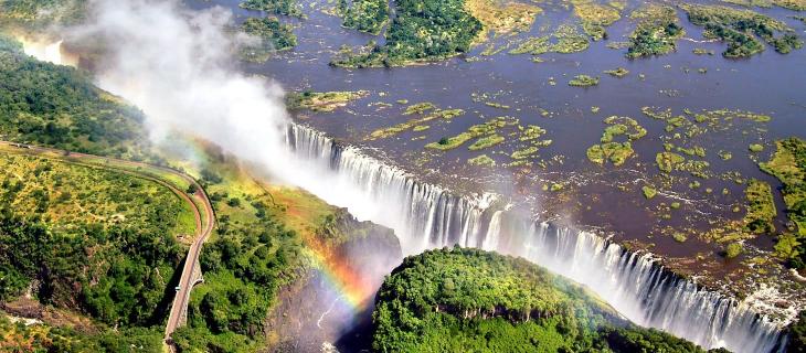 Lo spettacolo dell'acqua: le 10 cascate più belle del mondo alt_tag